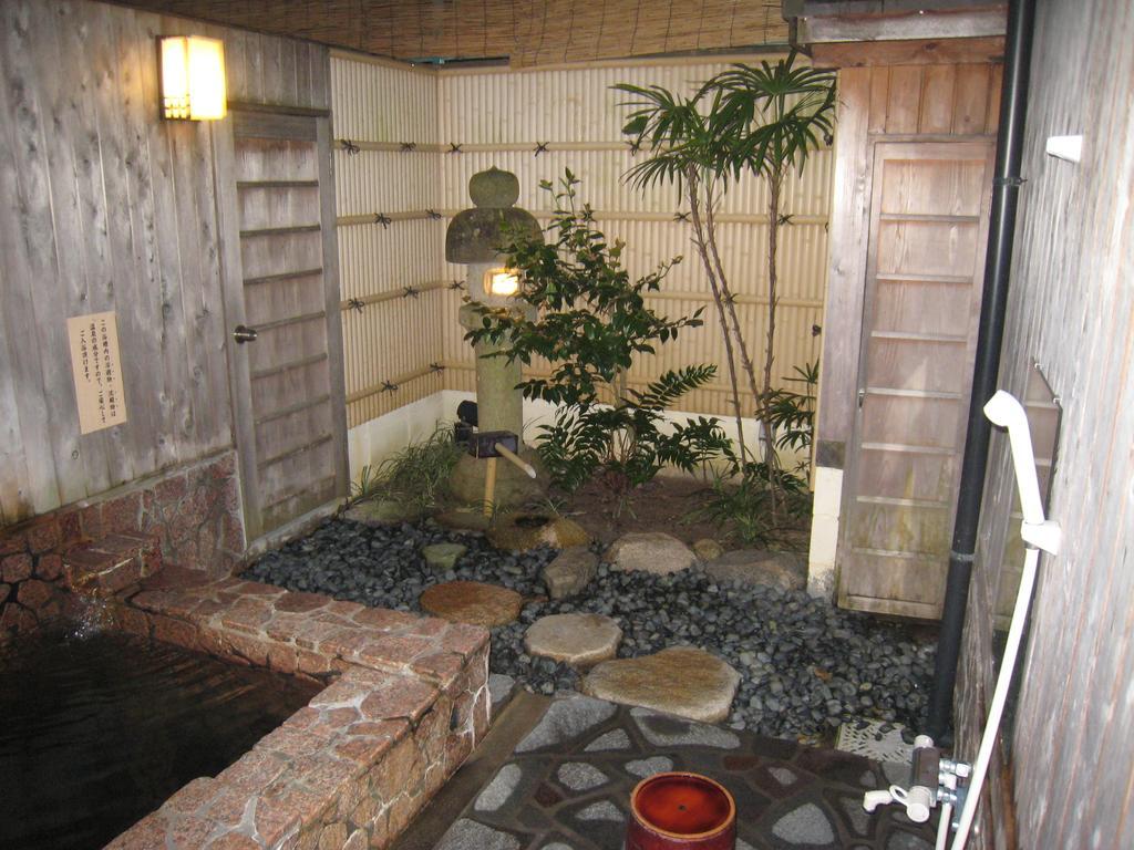Utsumionsen Ichizu Hotel Aichi Exterior photo